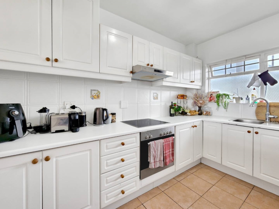 To Let 1 Bedroom Property for Rent in Gardens Western Cape